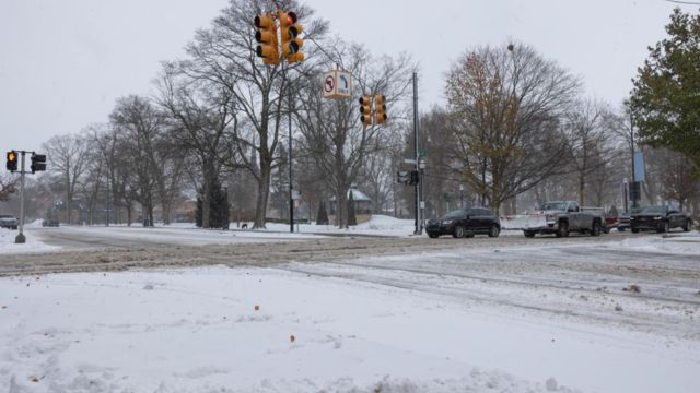 Black Ice Alert What New Yorkers Need to Know When Driving in Icy Conditions (1)