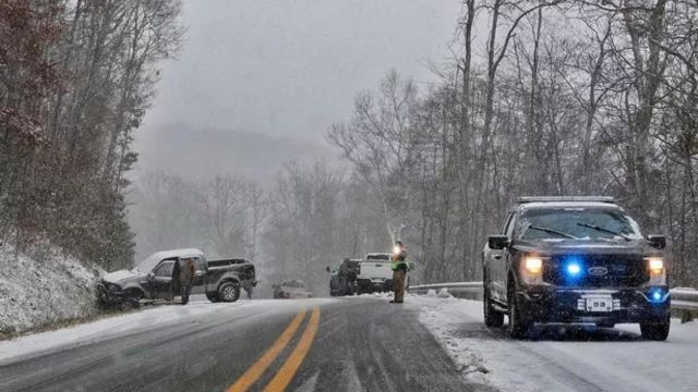 I-90 Blocked by Lake Effect Snowstorm: Drivers Describe ‘Hopeless’ Traffic Jam